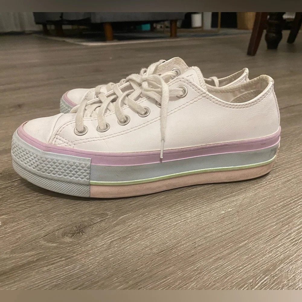 White colorful converse - Picture 1 of 3